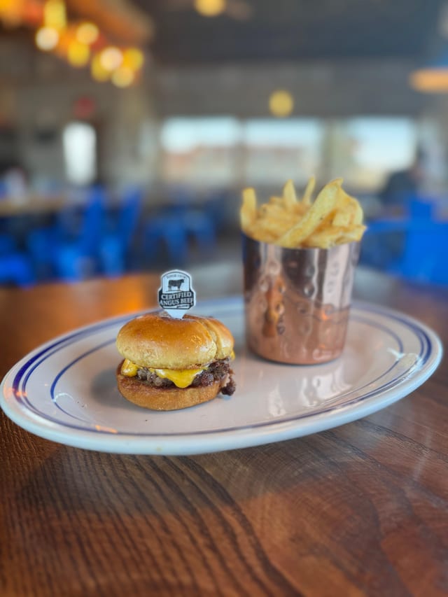 Kids Cheese Burger.