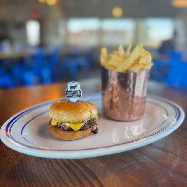 Kids Cheese Burger.